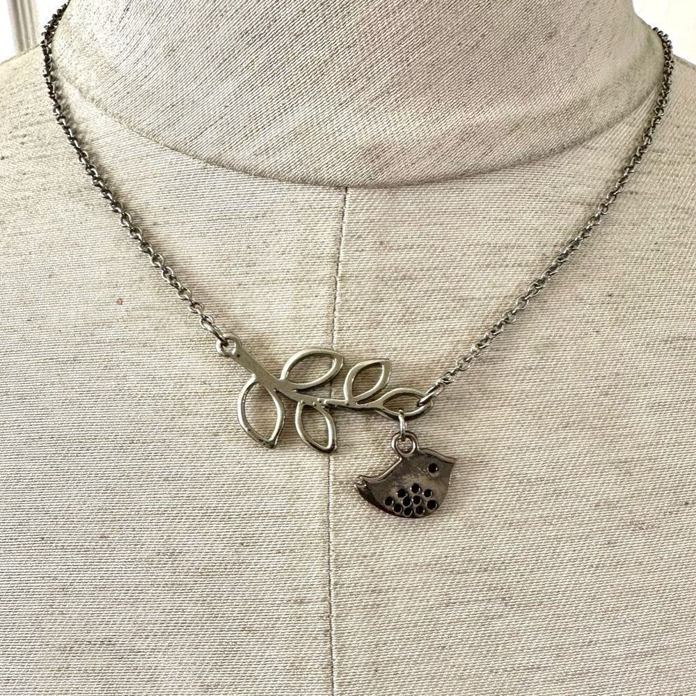 Zad Silver Tone Bird And Leaf Necklace 18$